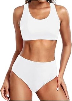 Ideas para combinar tu bikini premamá con los mejores accesorios playeros