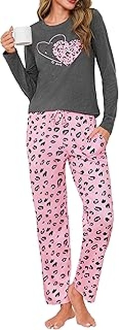 ** Comparativa entre Pijamas de Algodón y Otros Materiales para Mujer