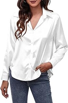 Estilos de camisas y blusas ideales para mujeres de baja estatura