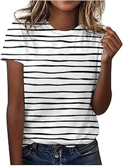 Descubre los tipos de camisetas a rayas y estampados clásicos para mujer